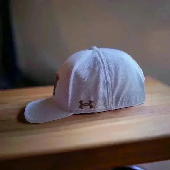 Under Armour Sports Book Men’s Size CL New Baseball Cap With Embroidery. - Picture 3 of 6